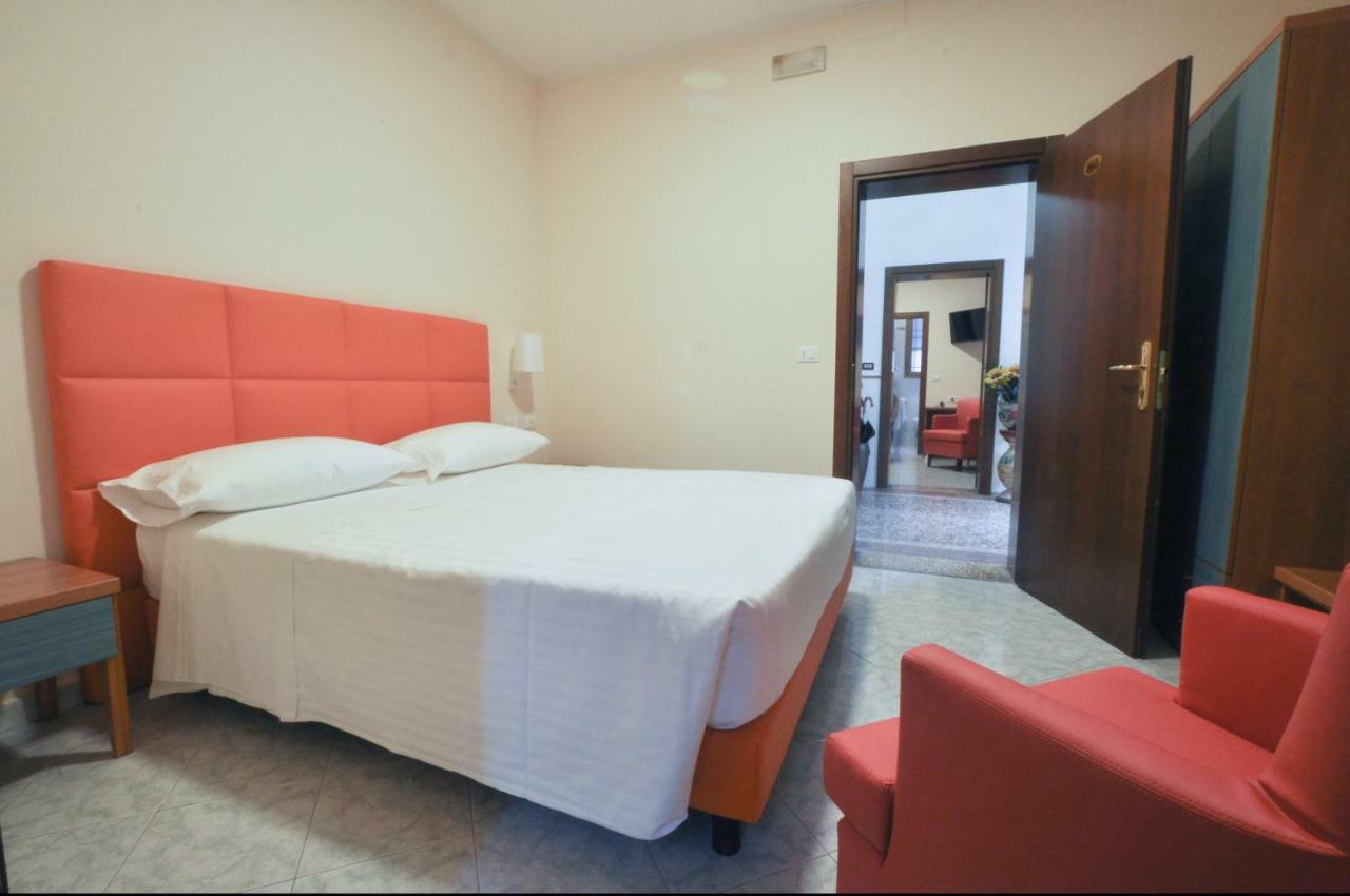 Hotel Villa Azzurra Bologna Bagian luar foto