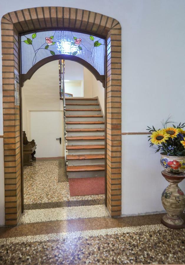 Hotel Villa Azzurra Bologna Bagian luar foto