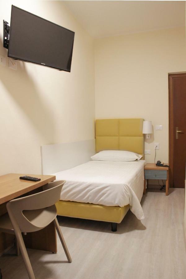 Hotel Villa Azzurra Bologna Bagian luar foto