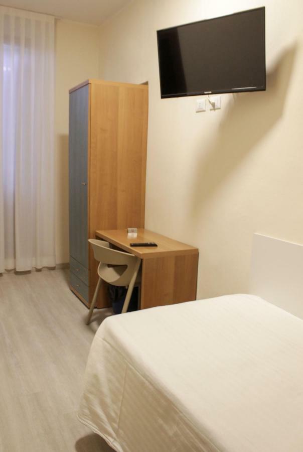 Hotel Villa Azzurra Bologna Bagian luar foto