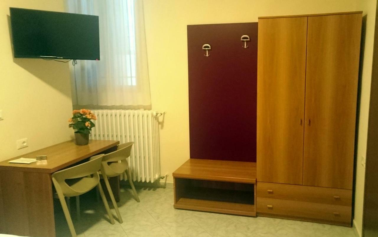 Hotel Villa Azzurra Bologna Bagian luar foto