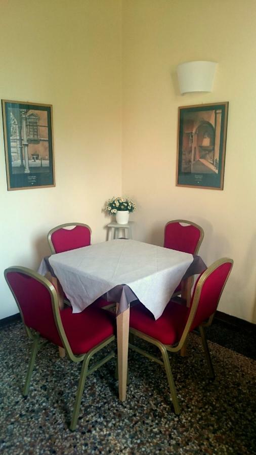 Hotel Villa Azzurra Bologna Bagian luar foto