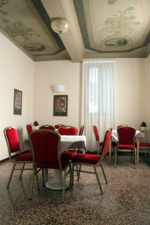 Hotel Villa Azzurra Bologna Bagian luar foto