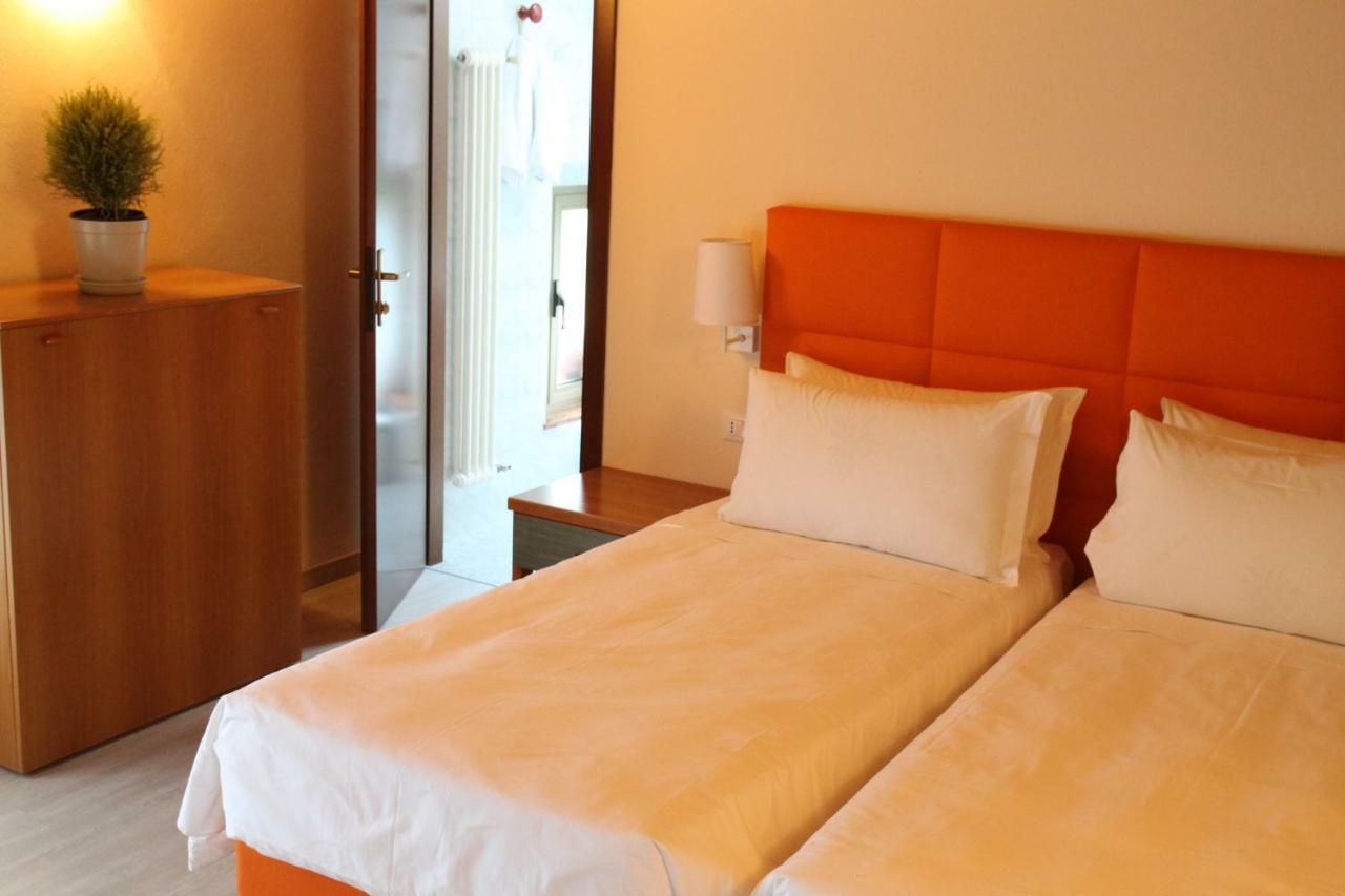 Hotel Villa Azzurra Bologna Bagian luar foto