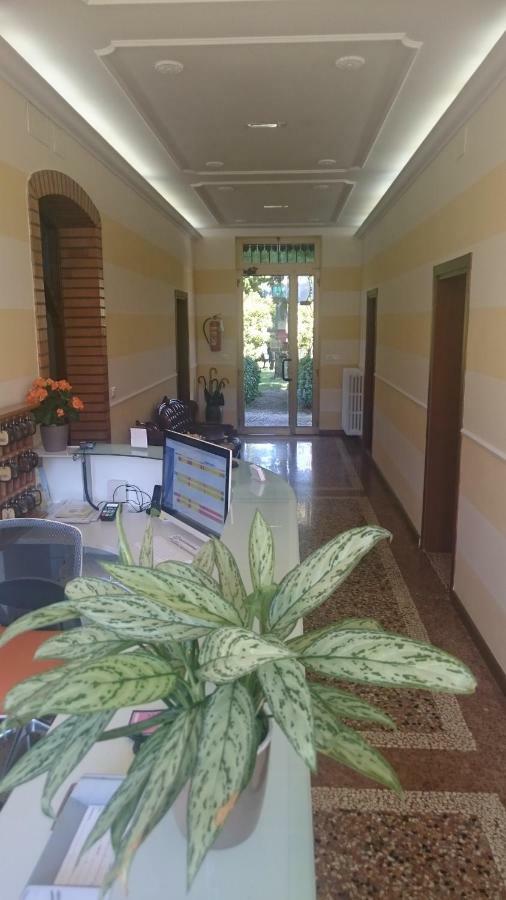 Hotel Villa Azzurra Bologna Bagian luar foto