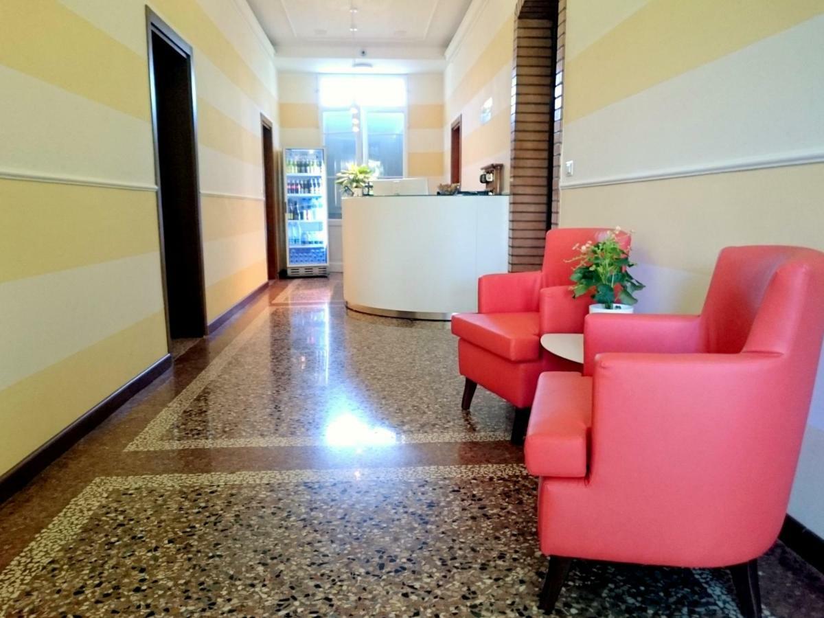 Hotel Villa Azzurra Bologna Bagian luar foto